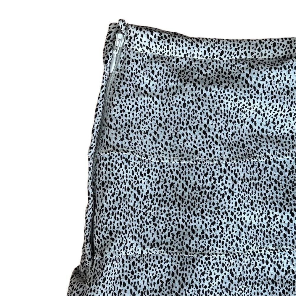 H&M Women's A-Line Knee Length Skirt Size 2 Black Animal Print - Picture 6 of 8